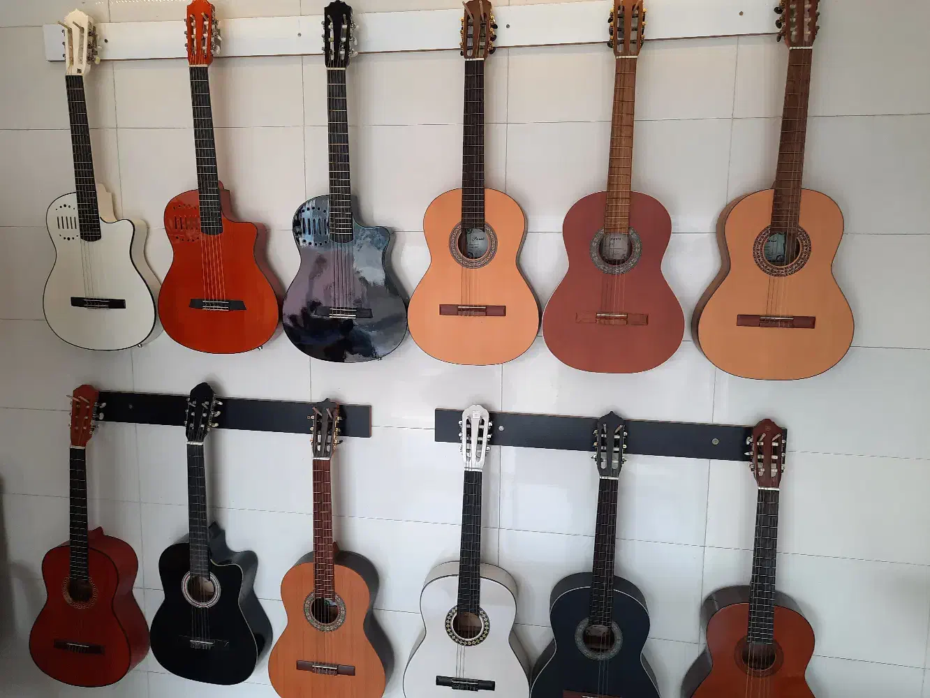 فروش گیتار به همراه آموزش|گیتار، بیس، امپلیفایر|هشتگرد, هیو|دیوار