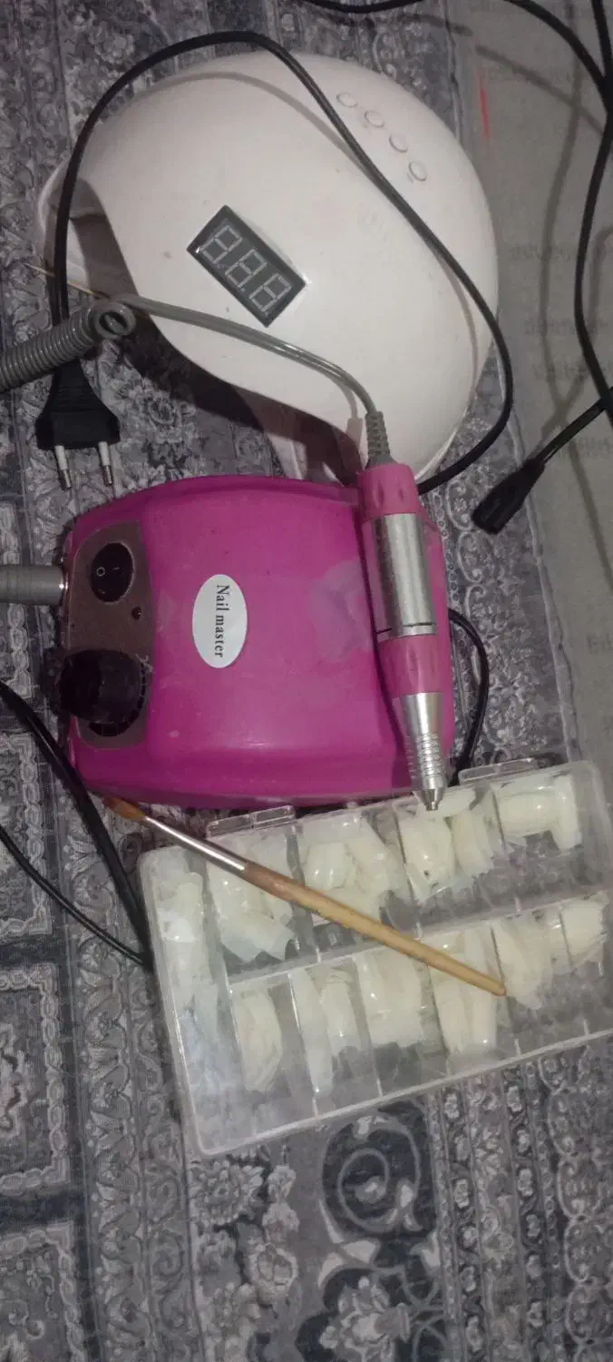 فروش لوازم کاشت ناخون|آرایشگاه و سالن‌های زیبایی|دهدشت, |دیوار