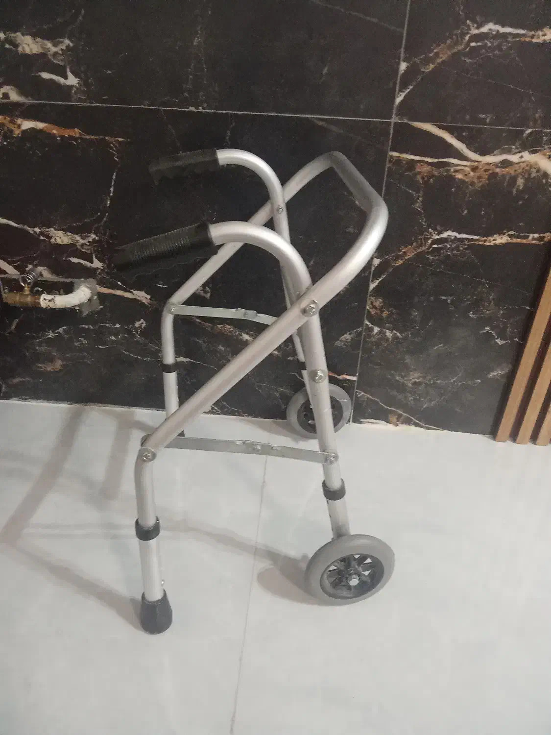 واکرکودک|اسباب و اثاث بچه|ازنا, |دیوار