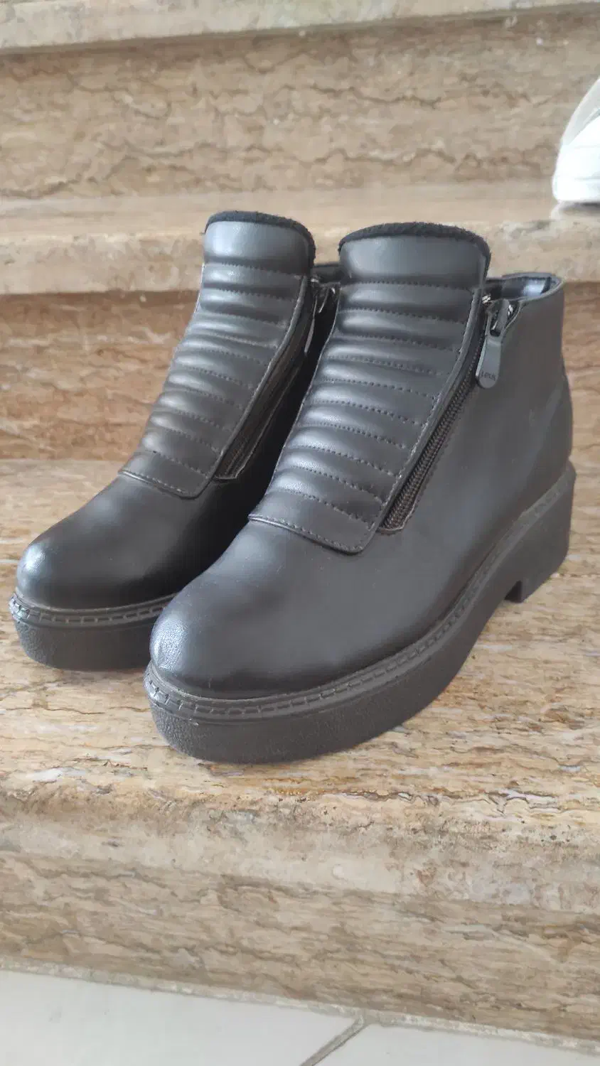 کفش نیم بوت زنانه درحدنو|کیف، کفش، کمربند|شیراز, رکن‌آباد|دیوار