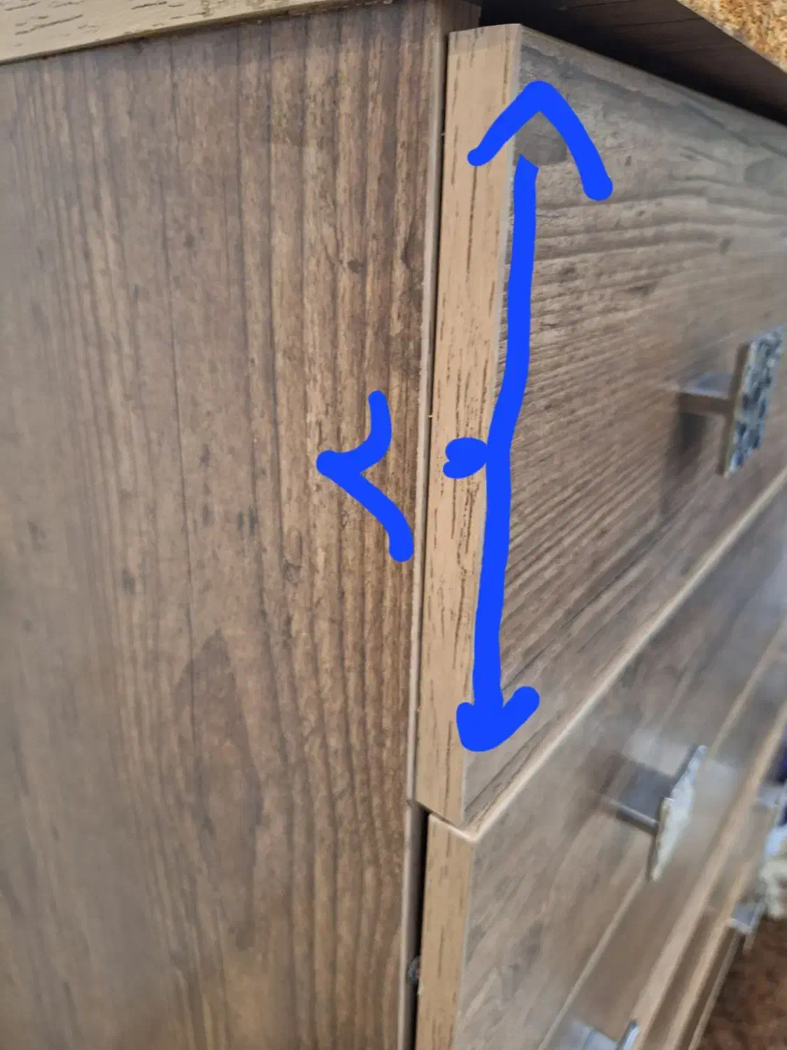 کمد|جاکفشی، کمد، دراور|مشهد, چهارچشمه|دیوار