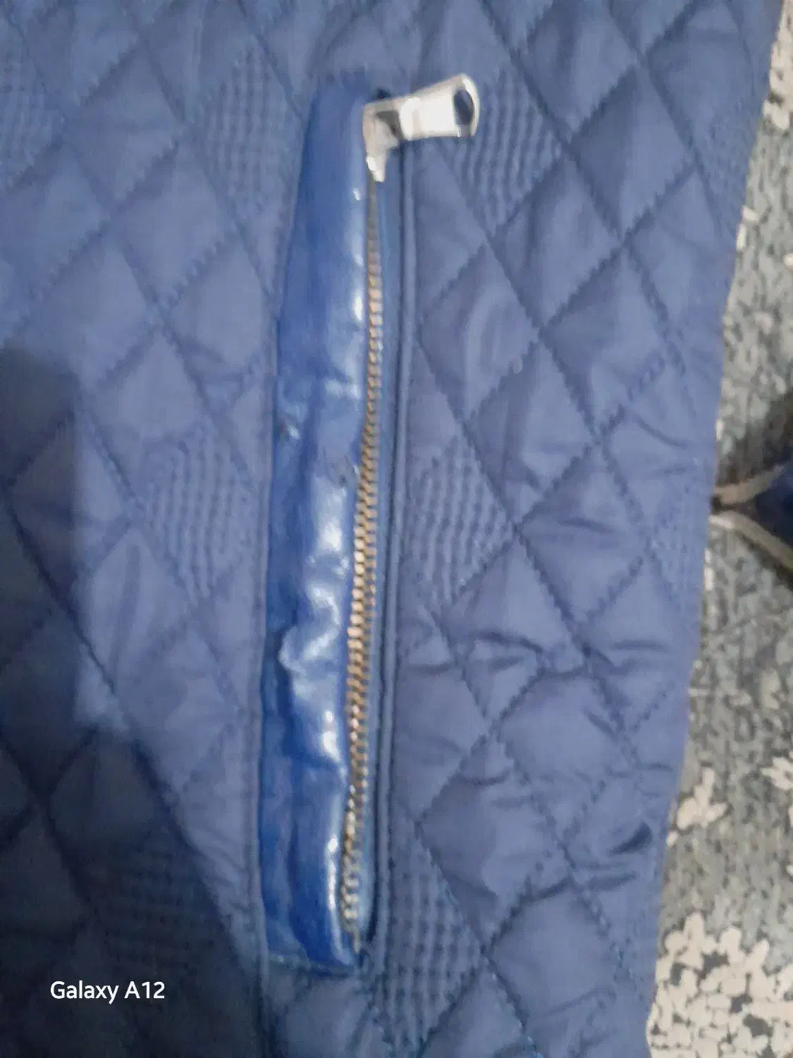 کاپشن|لباس|قرچک, پویینک|دیوار