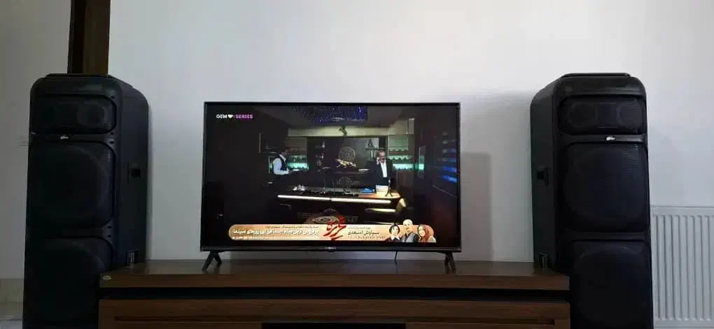 تلویزیون|تلویزیون و پروژکتور|پرند, فاز ۲|دیوار