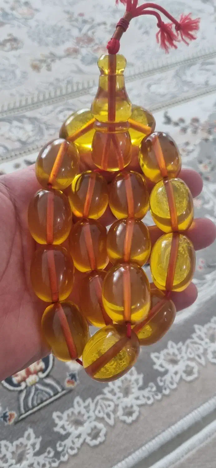 تسبیح آب حیات گرری.۱۷عدد  درشت،بی عیب|کلکسیون اشیاء عتیقه|سقز, |دیوار