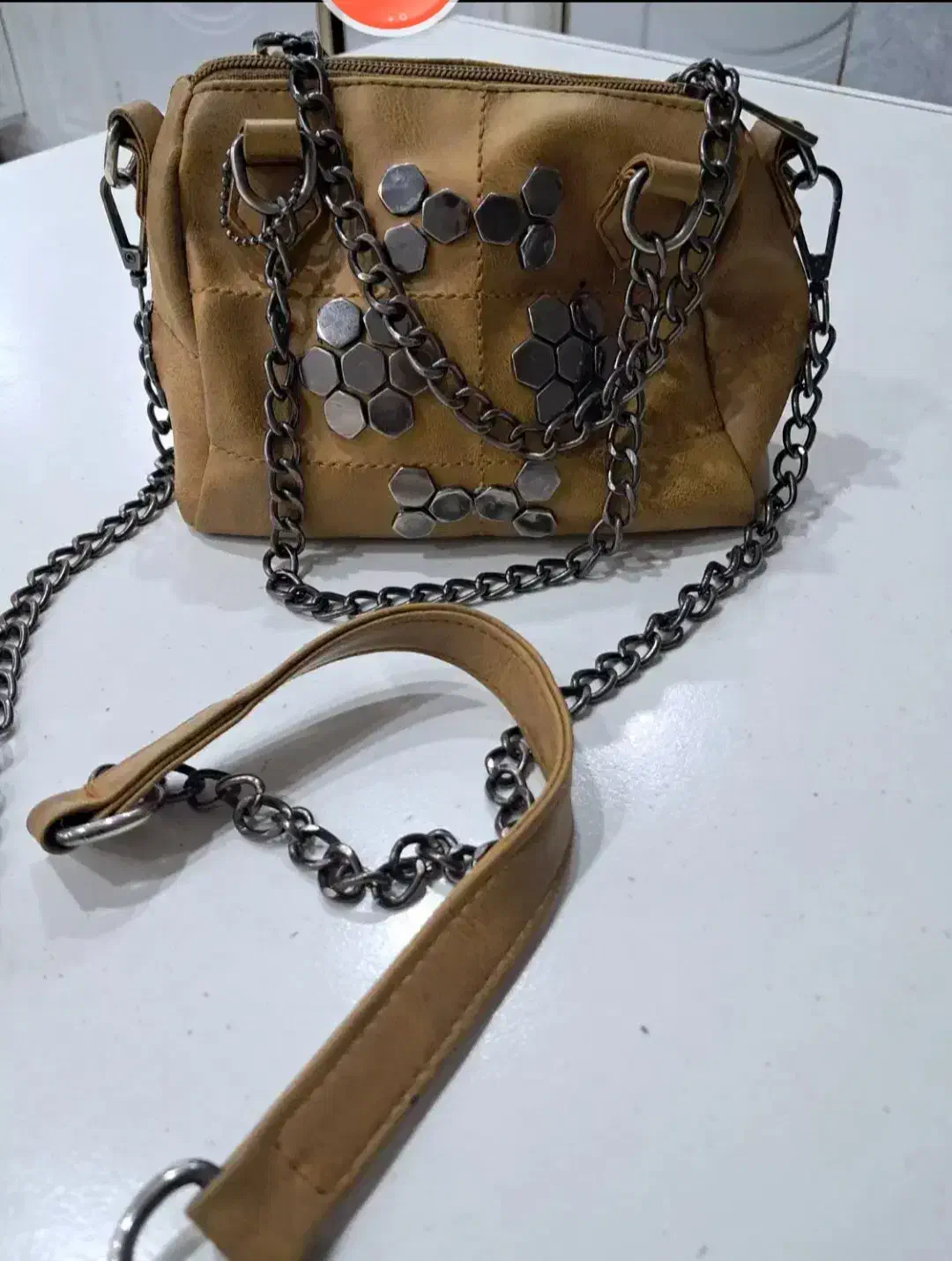 کیف|کیف، کفش، کمربند|جوانرود, |دیوار