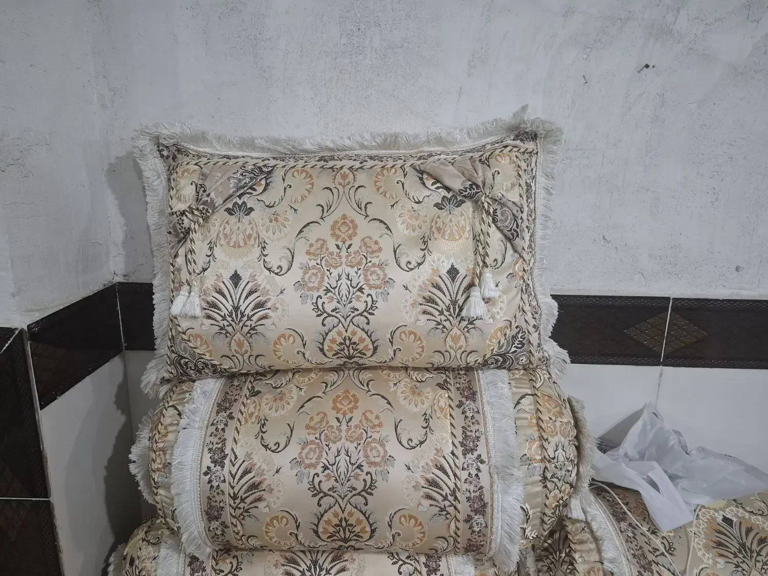 بالش و پشتی|رختخواب، بالش، پتو|یاسوج, |دیوار