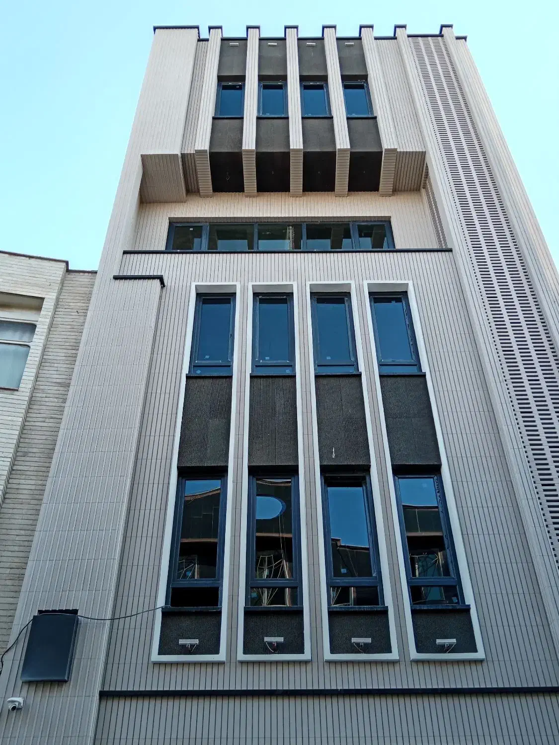 خدمات ریگلاژ و تولید درب و پنجره دوجداره|خدمات پیشه و مهارت|قزوین, |دیوار