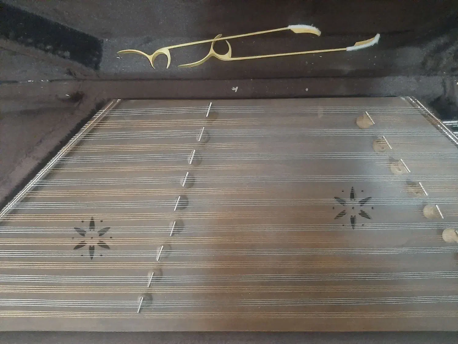 سنتور|سازهای سنتی|اصفهان, پوریای ولی|دیوار