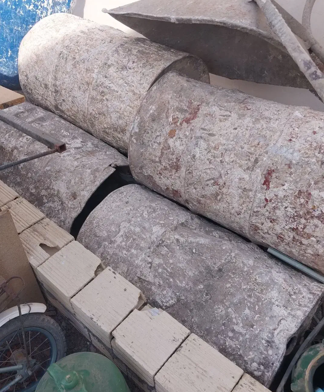 تخته بنایی یا گچ کار با بشکه  کج کاری|مصالح و تجهیزات ساختمان|بم, |دیوار