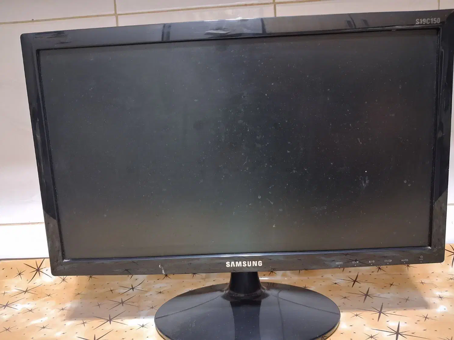 مانیتور ۱۹ اینچ سامسونگ|قطعات و لوازم جانبی رایانه|قم, نیروگاه|دیوار