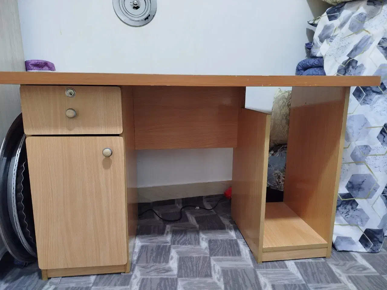 میز کامپیوتر سالم|میز تحریر و کامپیوتر|آذرشهر, |دیوار