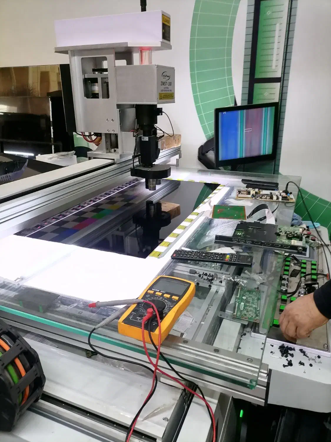 کلینیک مجاز و تخصصی تعمیرات تلویزیون های LED|خدمات پیشه و مهارت|کاشمر, |دیوار