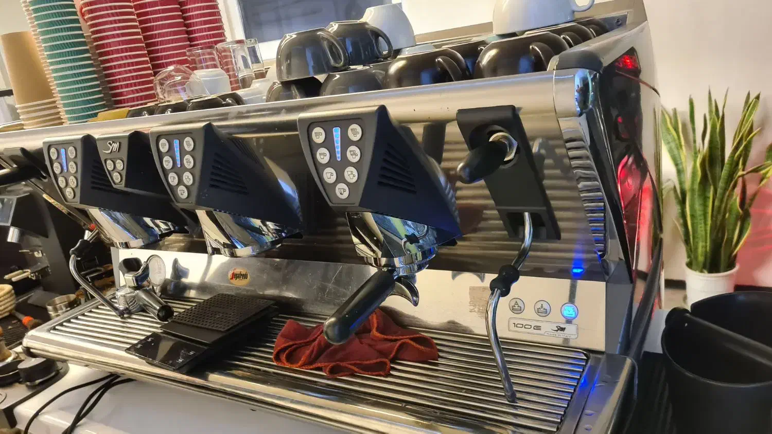 دستگاه اسپرسوساز صنعتی|کافیشاپ و رستوران|اسفراین, |دیوار