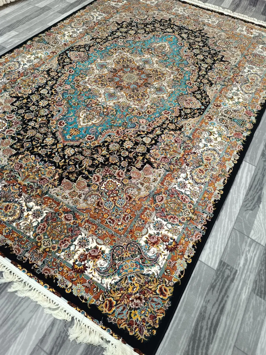 نمایندگی پخش فرش های دستباف گونه ( فرش ماندگار )|فرش|تبریز, |دیوار