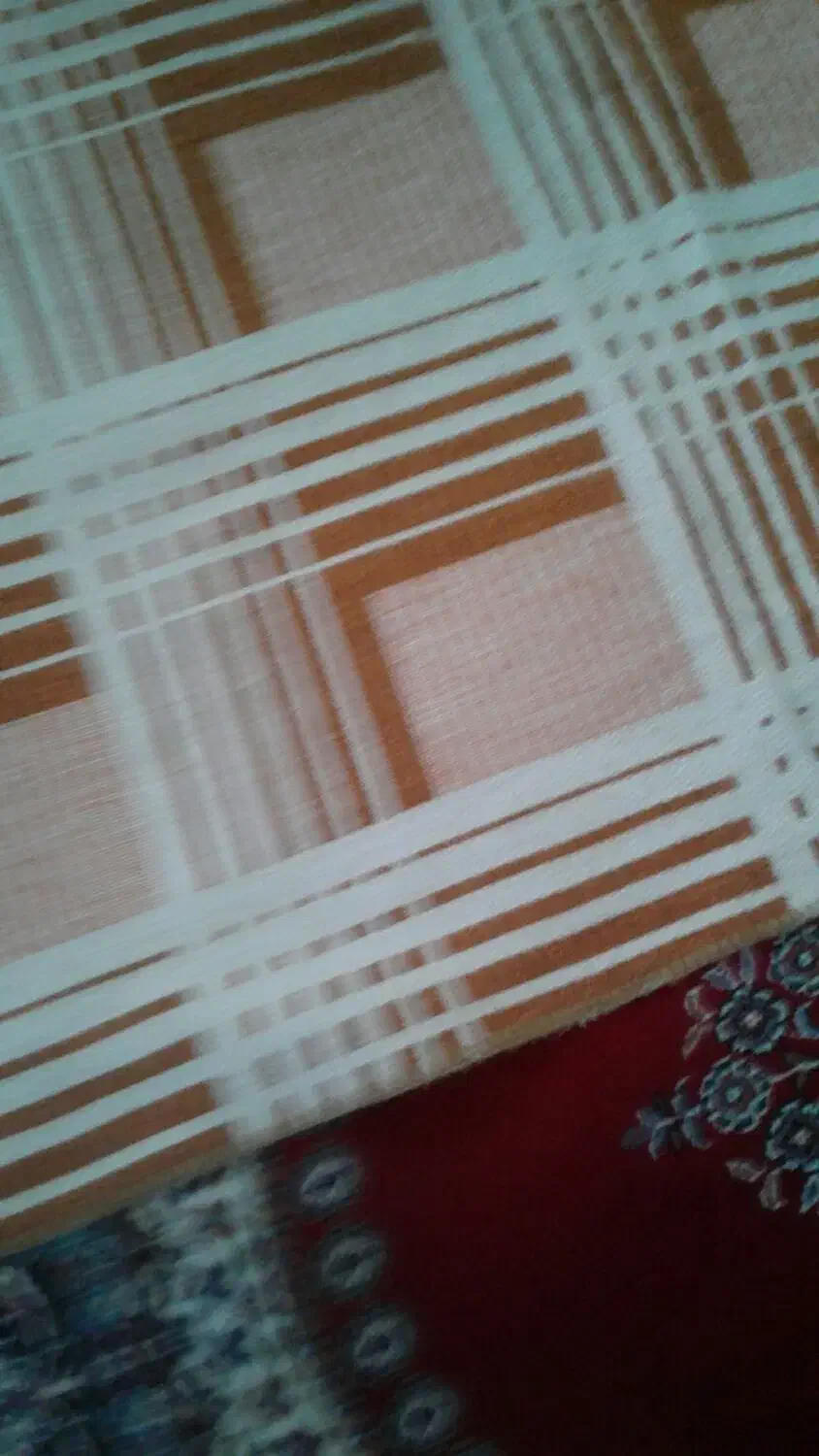 روی کرسی|رختخواب، بالش، پتو|خوانسار, |دیوار