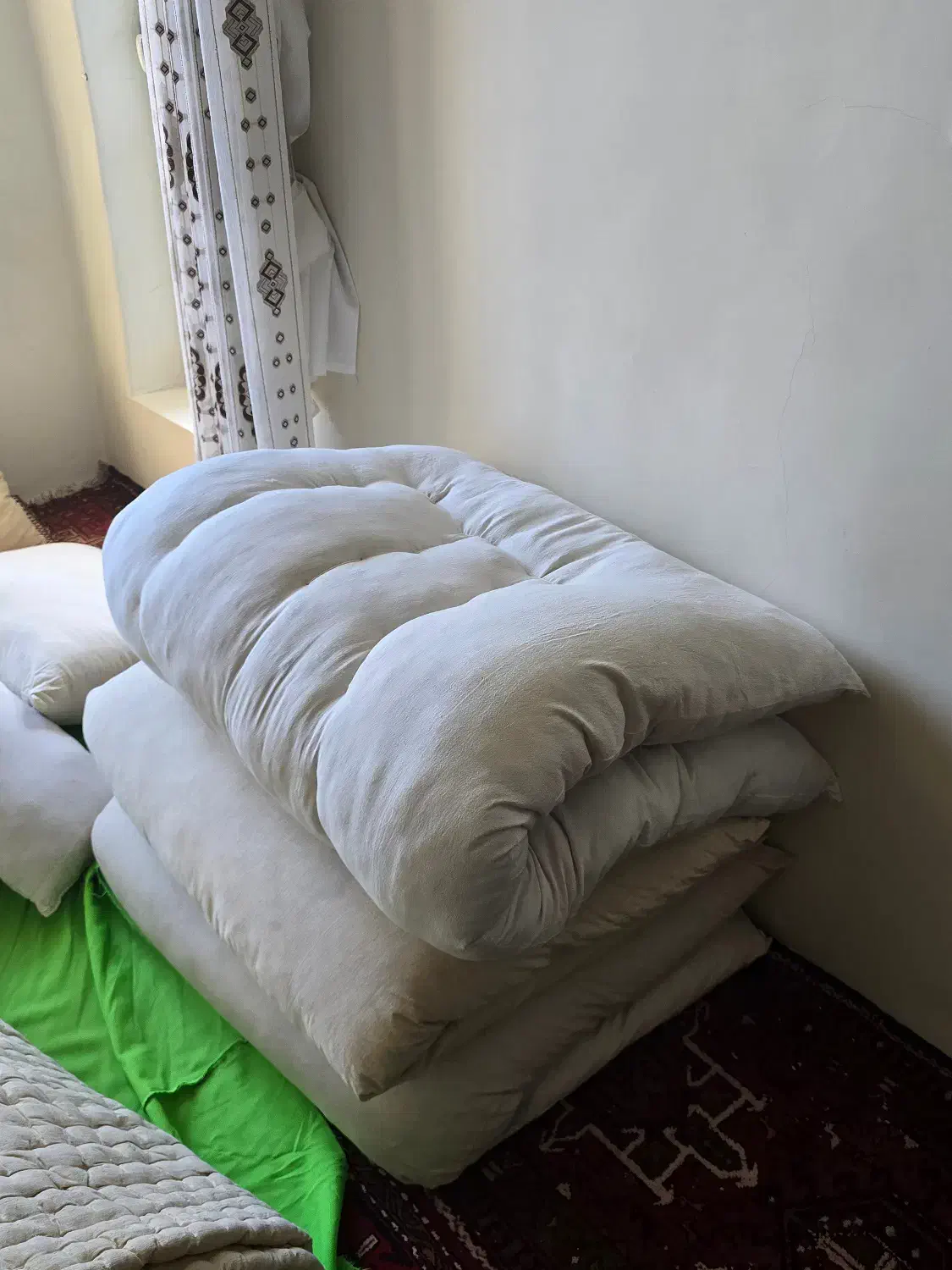 لحاف ، تشک ، بالشت پشم درجه یک گوسفندی|رختخواب، بالش، پتو|اهر, |دیوار