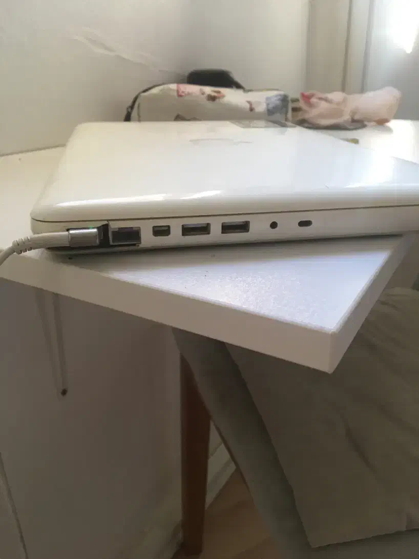 مک‌ بوک اپل ۲۰۰۹ (لب تاب)|رایانه همراه|کرج, حصارک بالا|دیوار