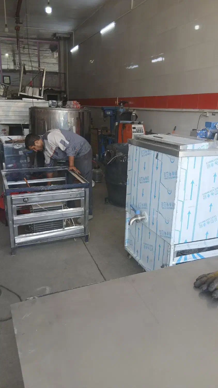 تعمیر انواع شیر سرد کن ویخچال صنعتی و شیر دوش|خدمات پیشه و مهارت|نیشابور, ۲۲ بهمن|دیوار