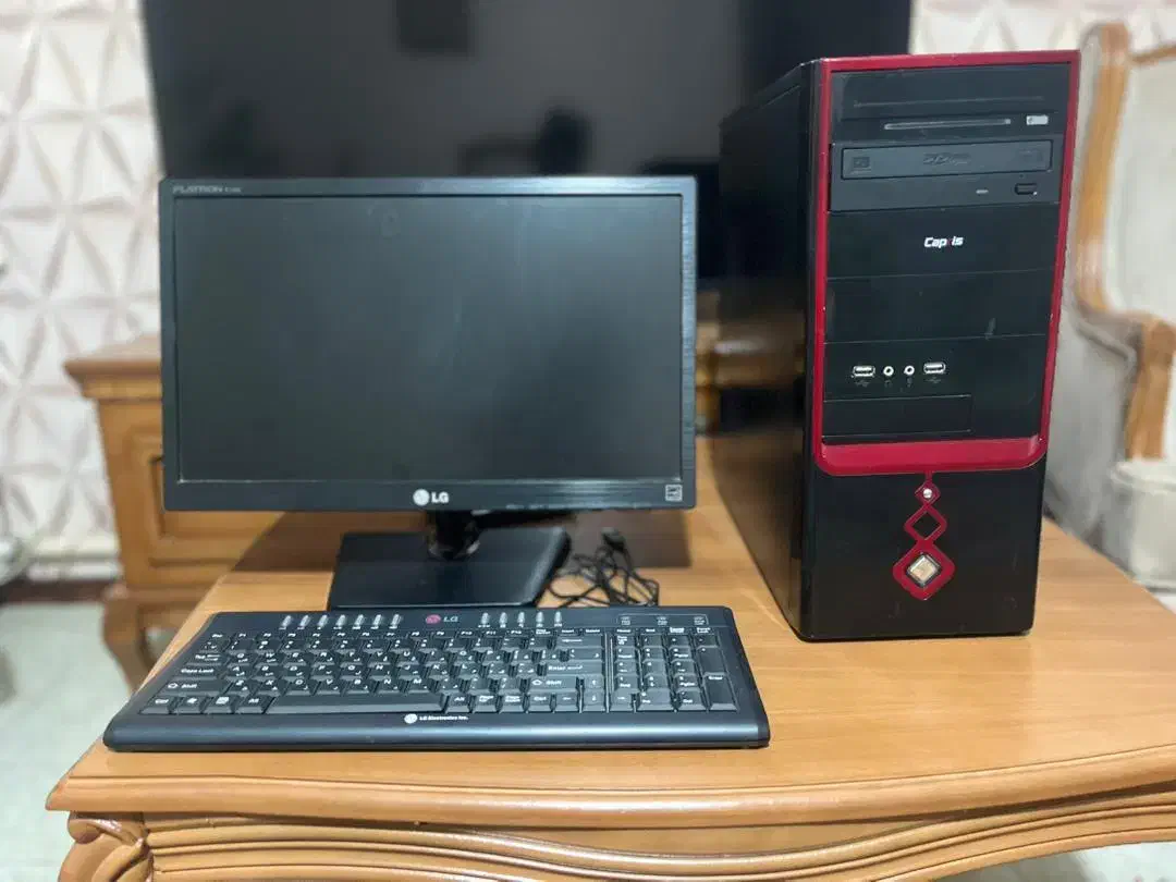 کامپیوتر کاملا نو|رایانه رومیزی|هشتگرد, هشتگرد قدیم|دیوار