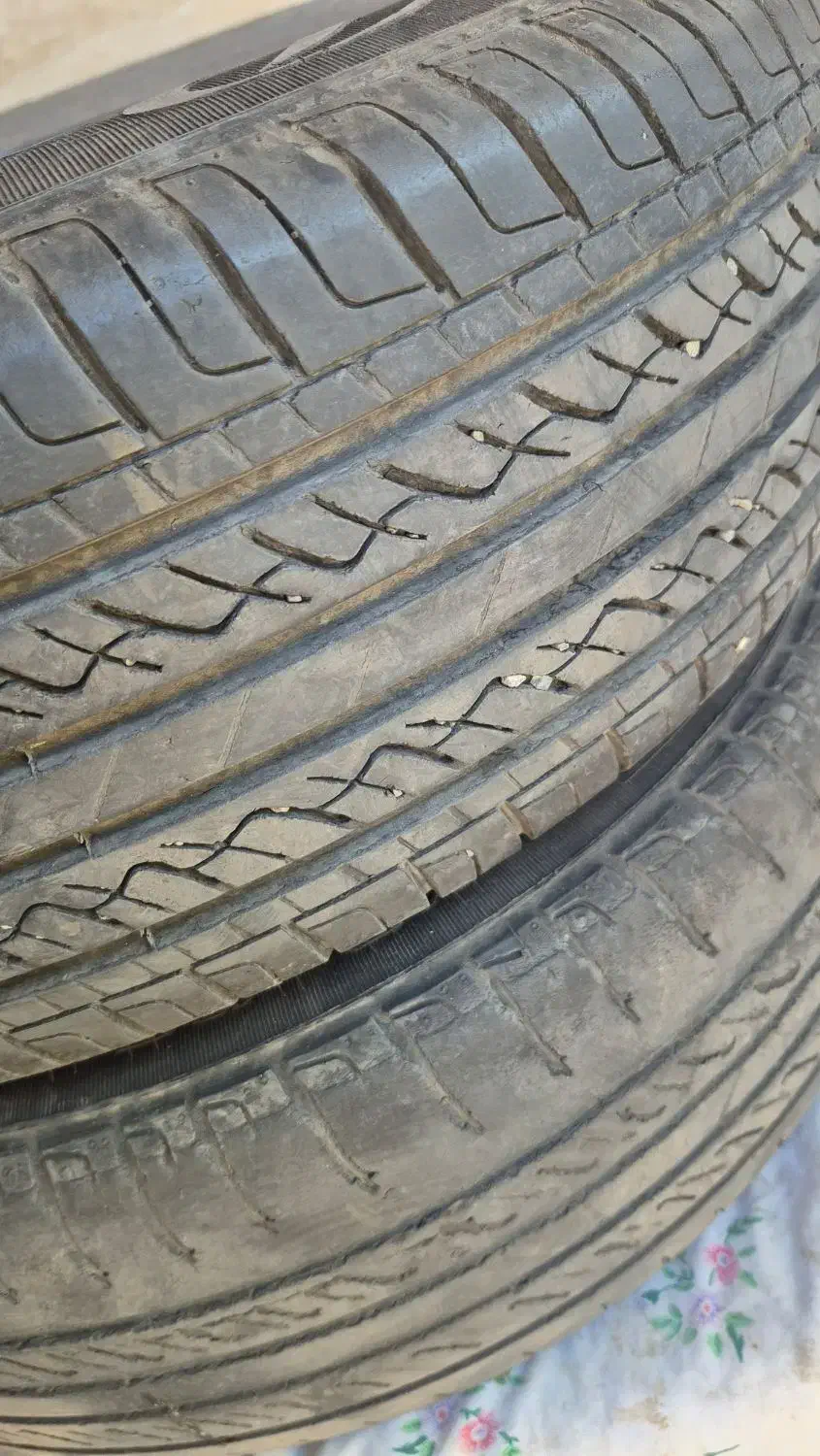 لاستیک کویر سایز 185/65/14 چهار حلقه|قطعات یدکی و لوازم جانبی|رباط‌کریم, شترخوار|دیوار