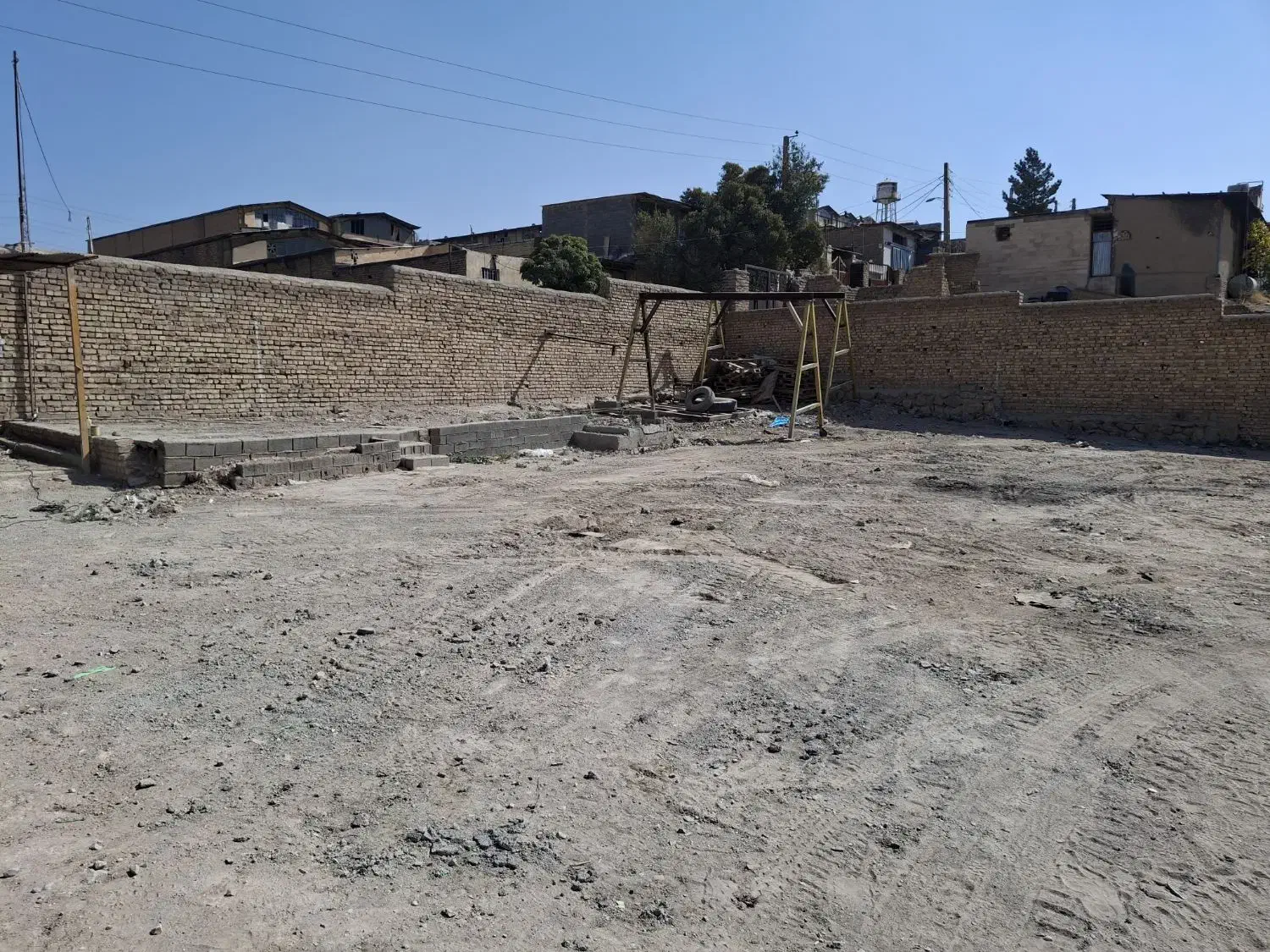 زمین چهار دیواری۱۷۰۰ متری سیاهسنگ خرمدشت گلایل ۴|اجارهٔ دفتر صنعتی، کشاورزی، تجاری|پردیس, سیاه سنگ|دیوار