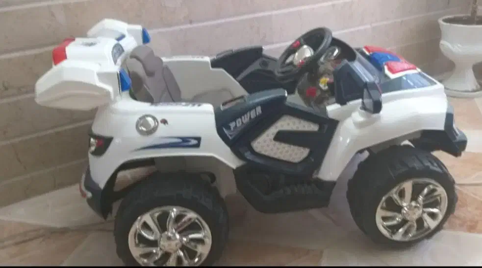 ماشین شارژی دو موتوره|اسباببازی بچه|رفسنجان, |دیوار