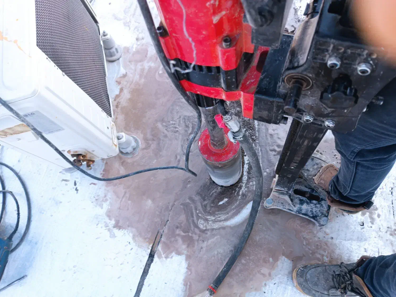 نصب دودکش بخاری و هود و تهویه|آبگرمکن، پکیج، شوفاژ|بم, |دیوار