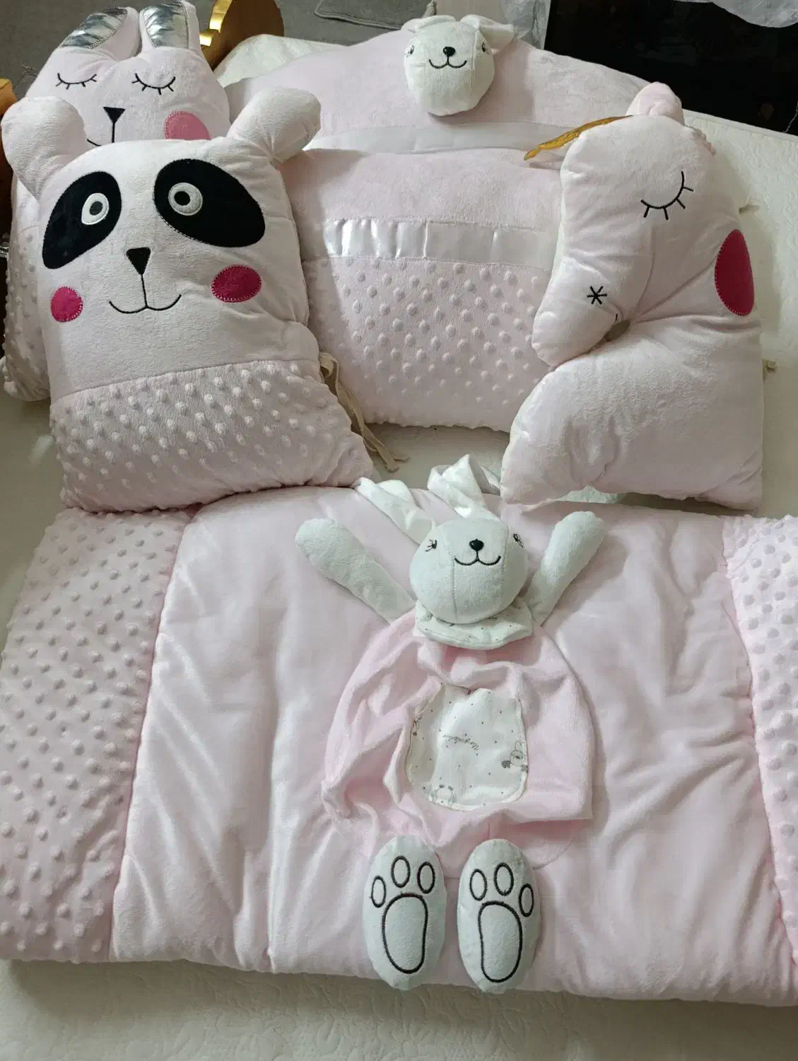 رو تختی دخترونه بسیار زیبا و شکیل|سرویس روتختی|همدان, |دیوار