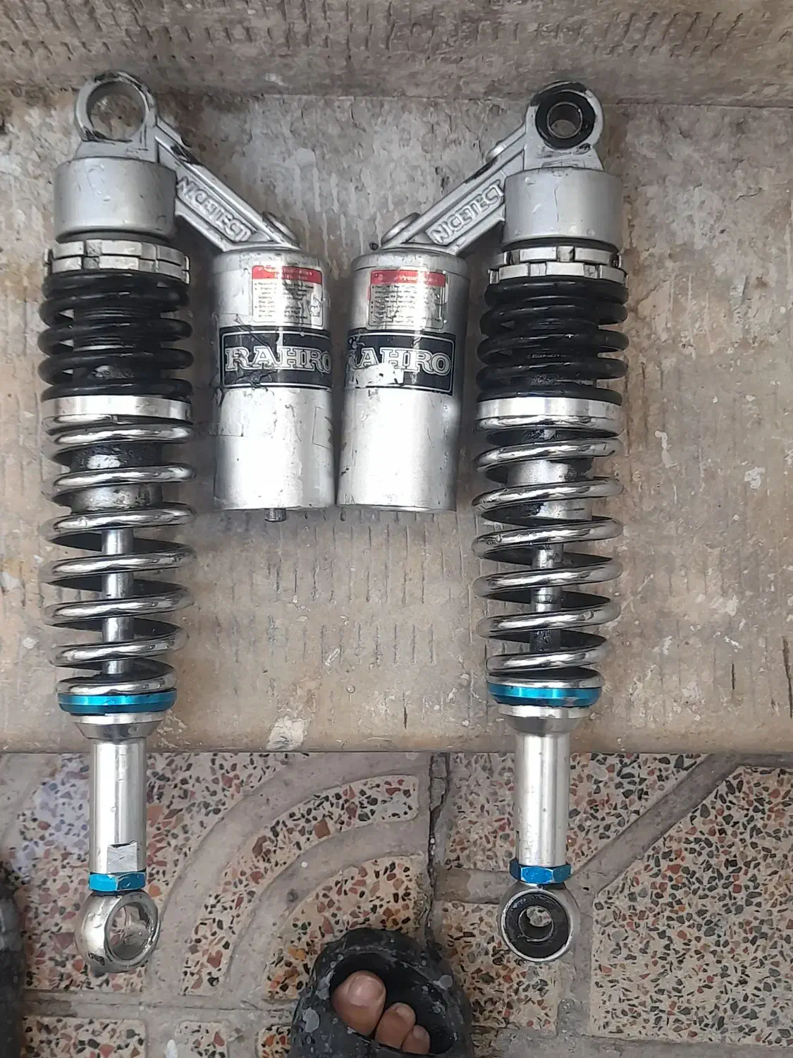 کمک فنر گازی موتور|قطعات یدکی و لوازم جانبی|شهریار, شهرک بهاران (ویره)|دیوار