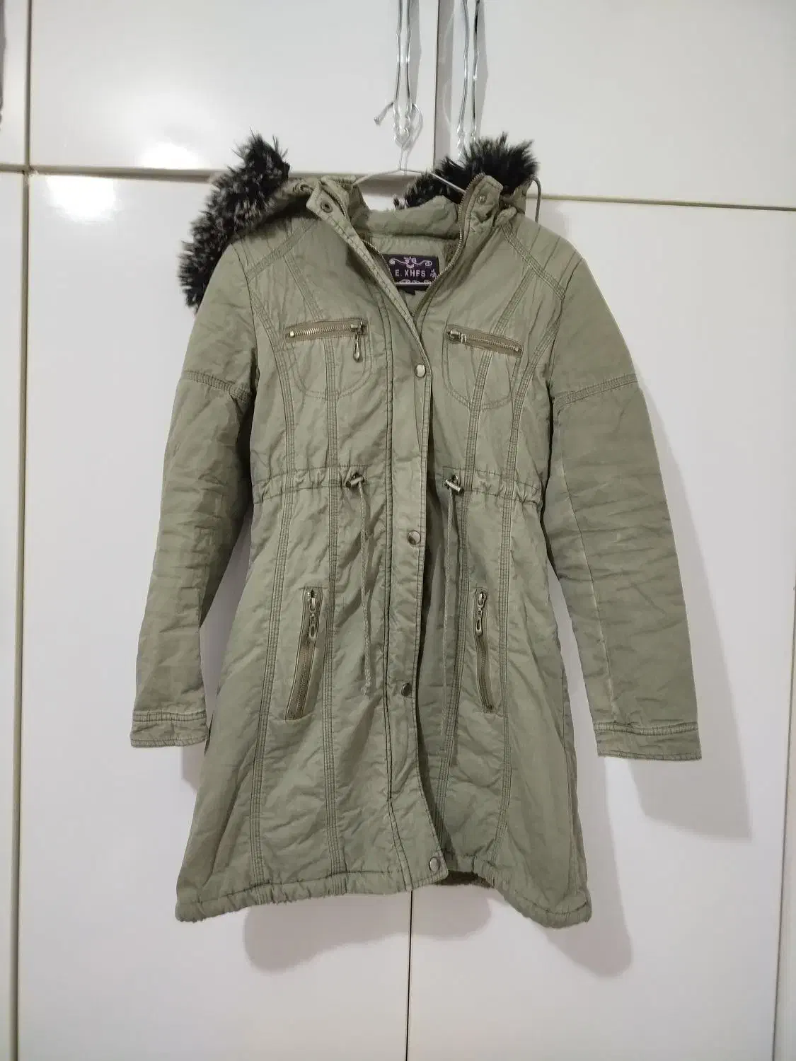 لباس زمستانی|لباس|زیویه, |دیوار