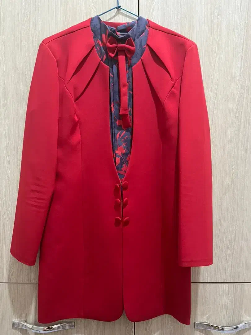 کت مجلسی|لباس|شاهین‌شهر, دهخدا|دیوار