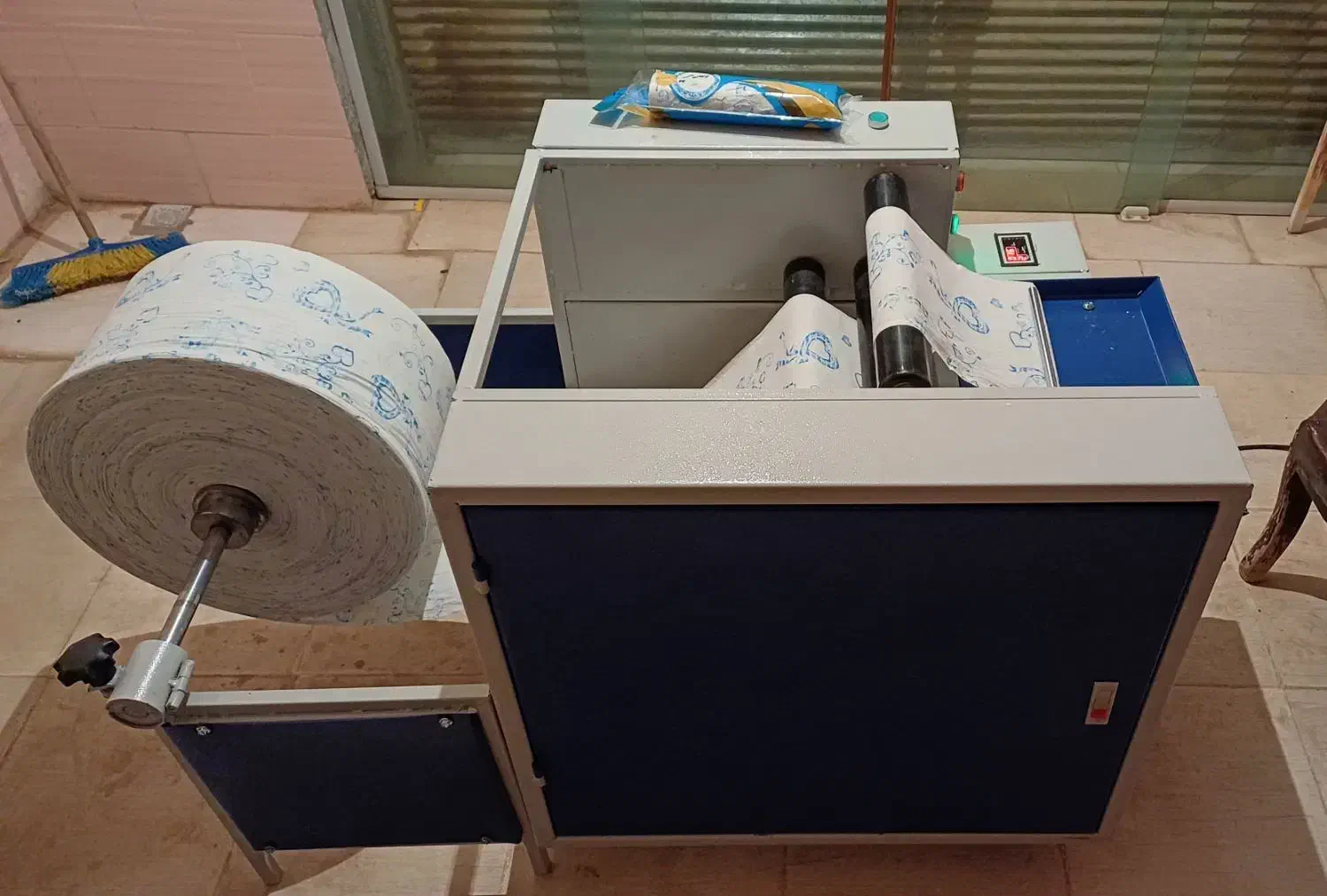 دستگاه سفره یکبار مصرف|ماشین‌آلات صنعتی|قلعه شاهین, |دیوار