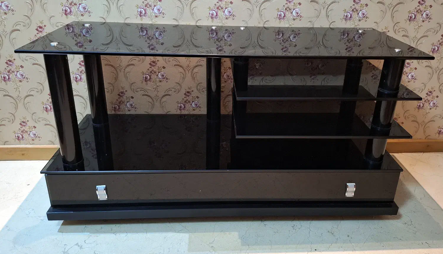 میز تلویزیون شیشه ای چند طبقه|میز تلویزیون|تهران, هروی|دیوار