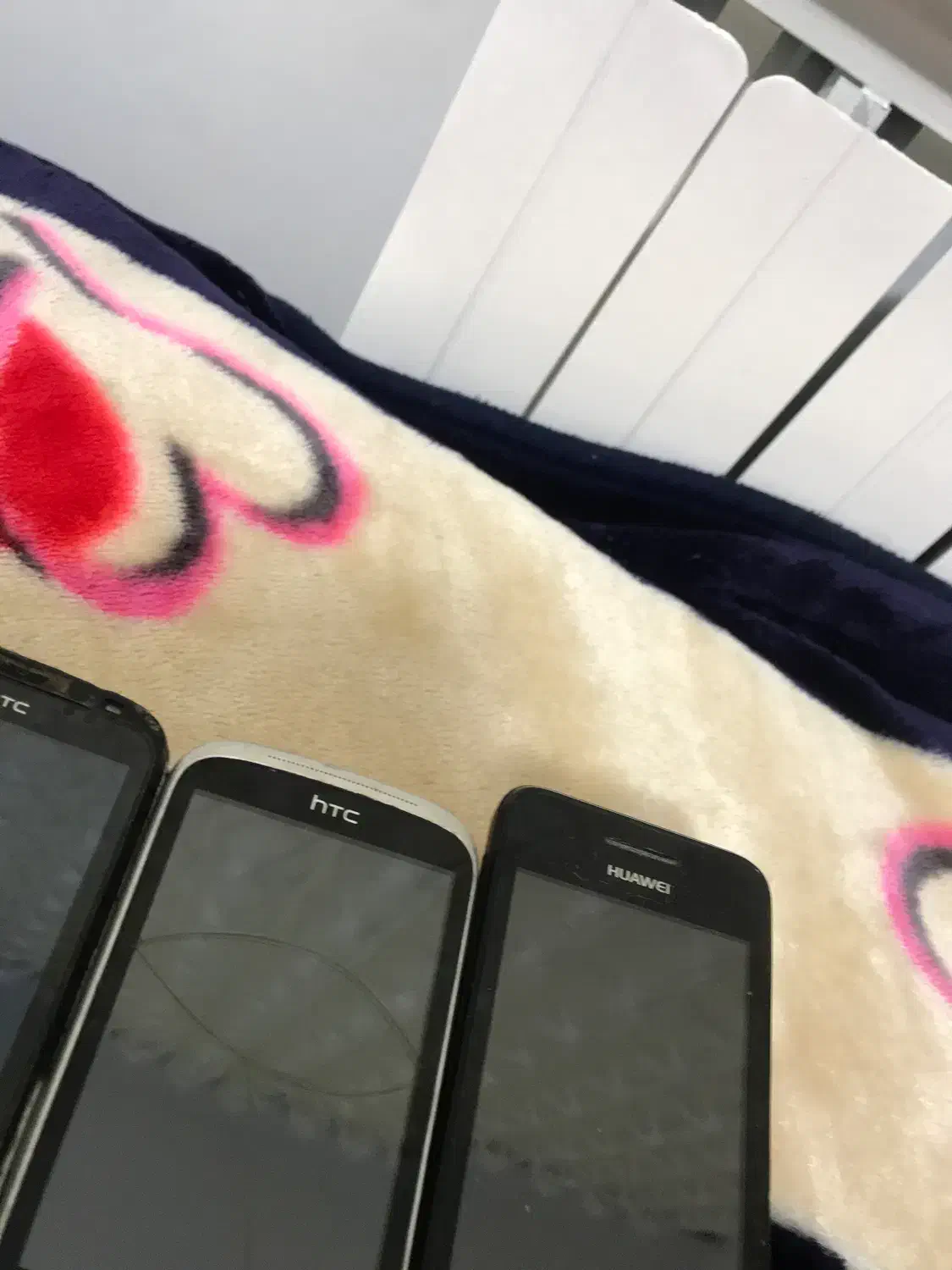 تعداد۳عدد گوشی قدیمی روشن میشه نیاز به تعمیر دارد|موبایل|تهران, بنیهاشم|دیوار