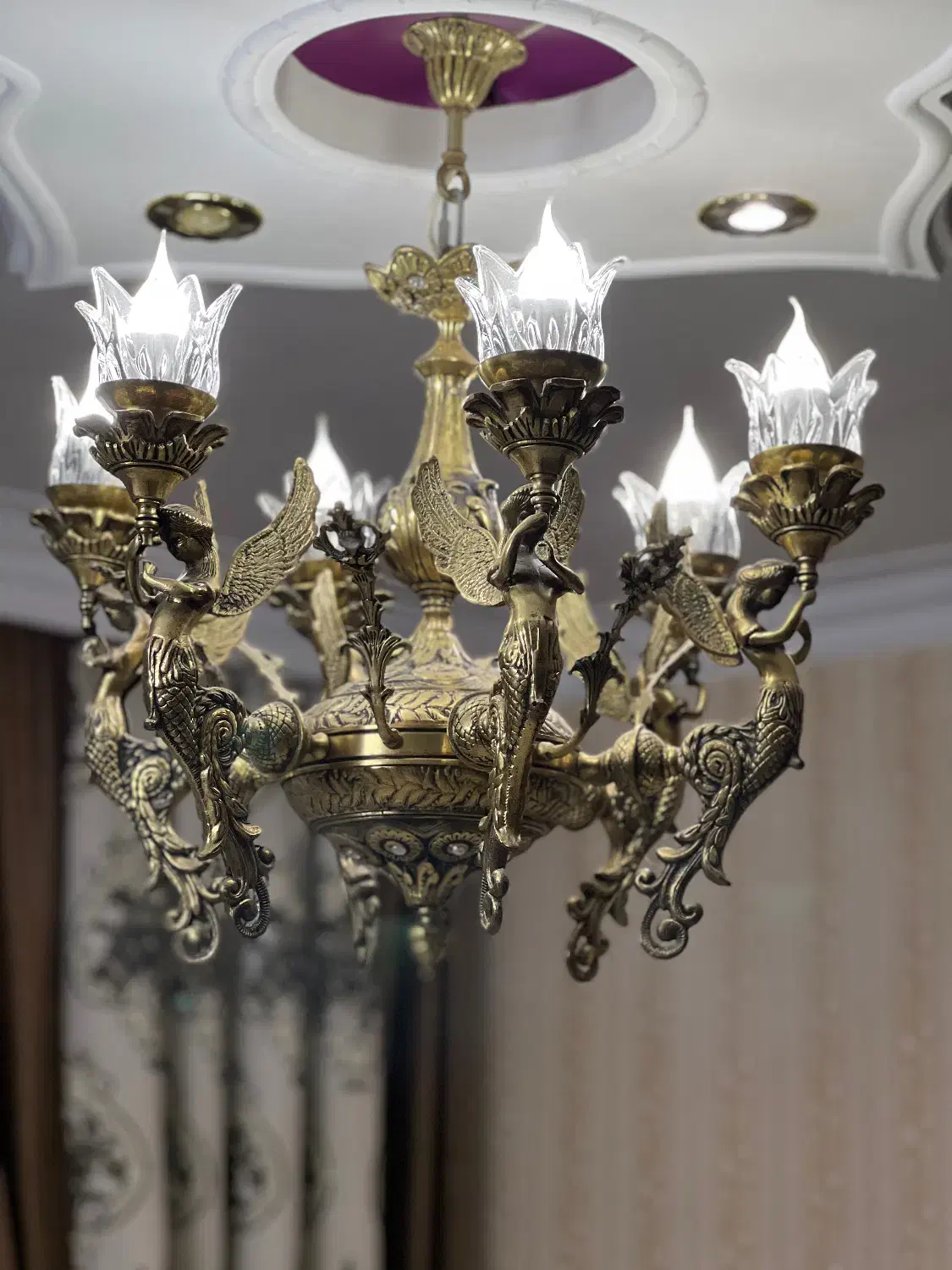 لوستر تمام برنج طرح فرشته|لوستر و چراغ آویز|نسیم‌شهر, |دیوار