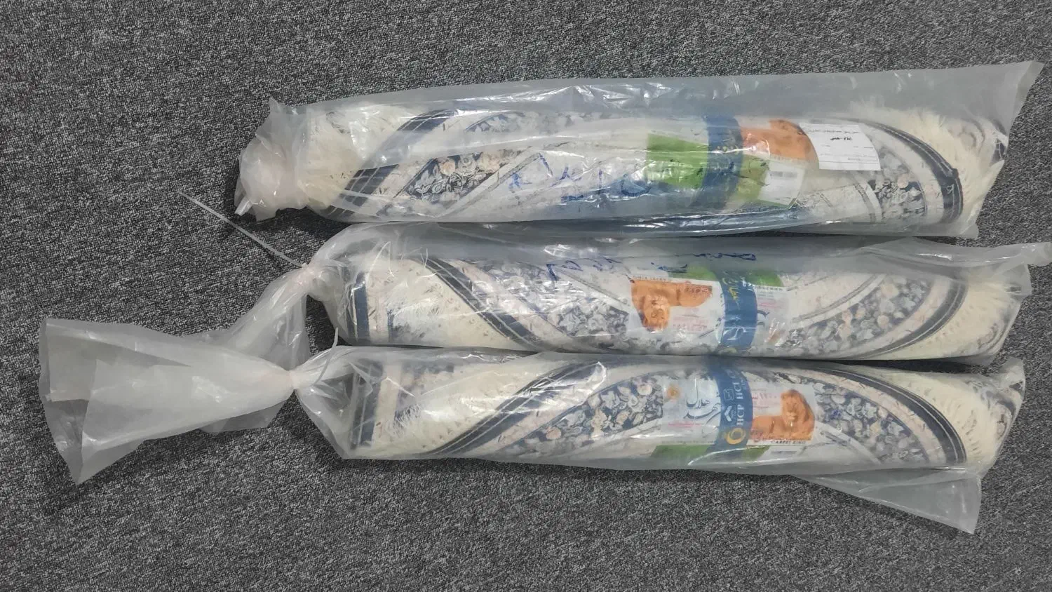 فرش دم دری گرد ۱۲۰۰ شانه تراکم ۳۶۰۰|فرش|ایلام, |دیوار