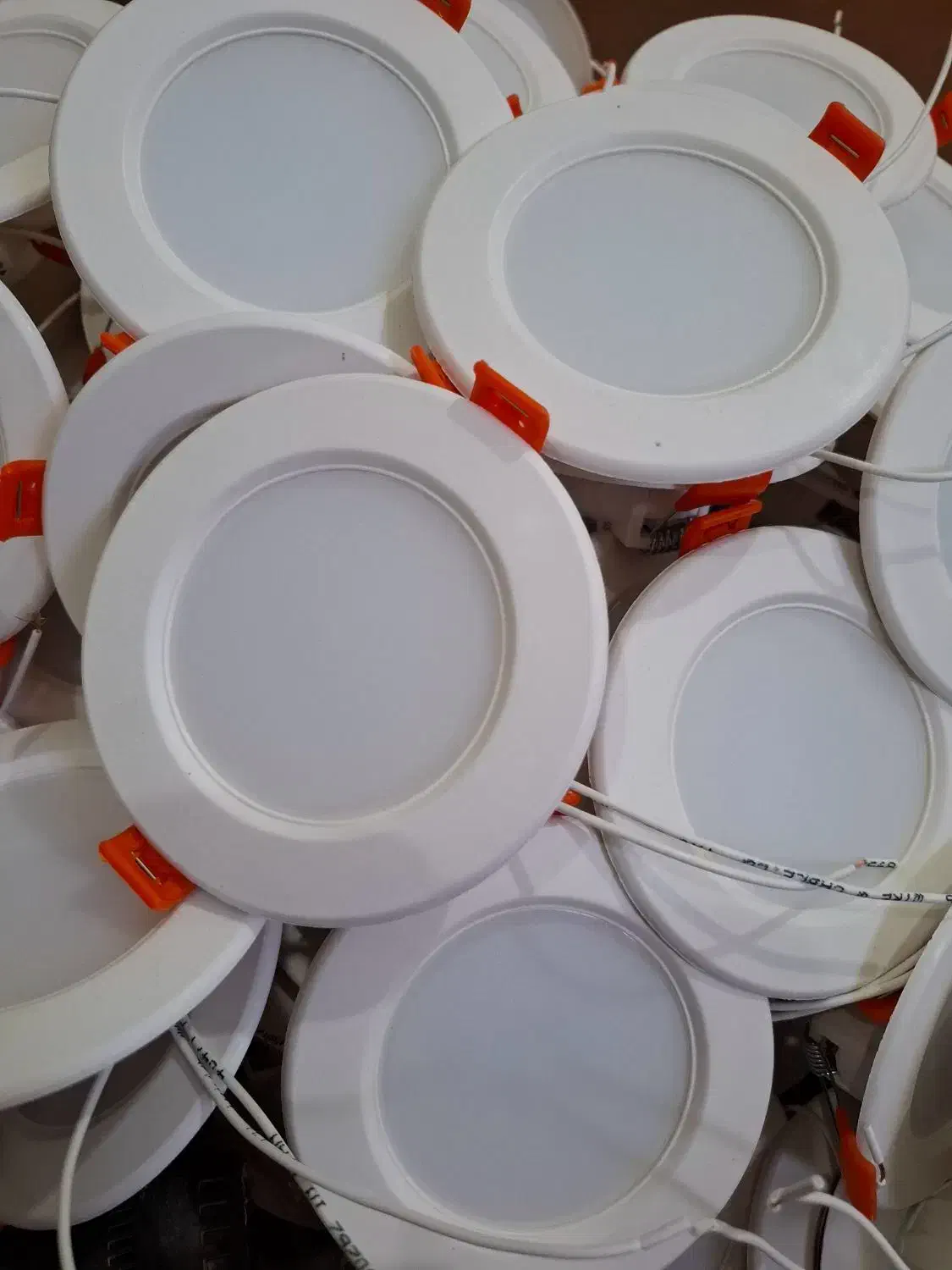 هالوژن درجه یک اصلی هفت وات و نه وات|لامپ و چراغ|زابل, |دیوار