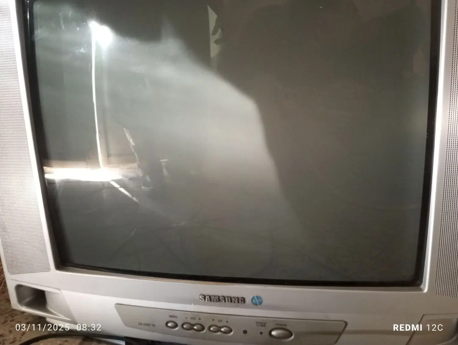 تلویزیون قدیمی|تلویزیون و پروژکتور|کلاترزان, |دیوار