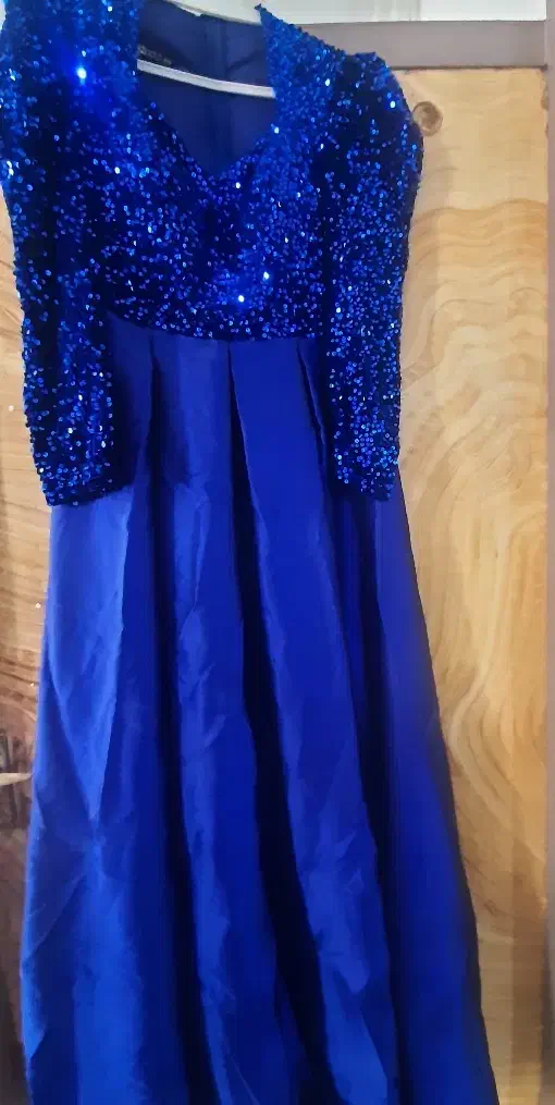 تعدادی لباس مجلسی و لباس حنا وعقد عروس|لباس|سیرجان, |دیوار