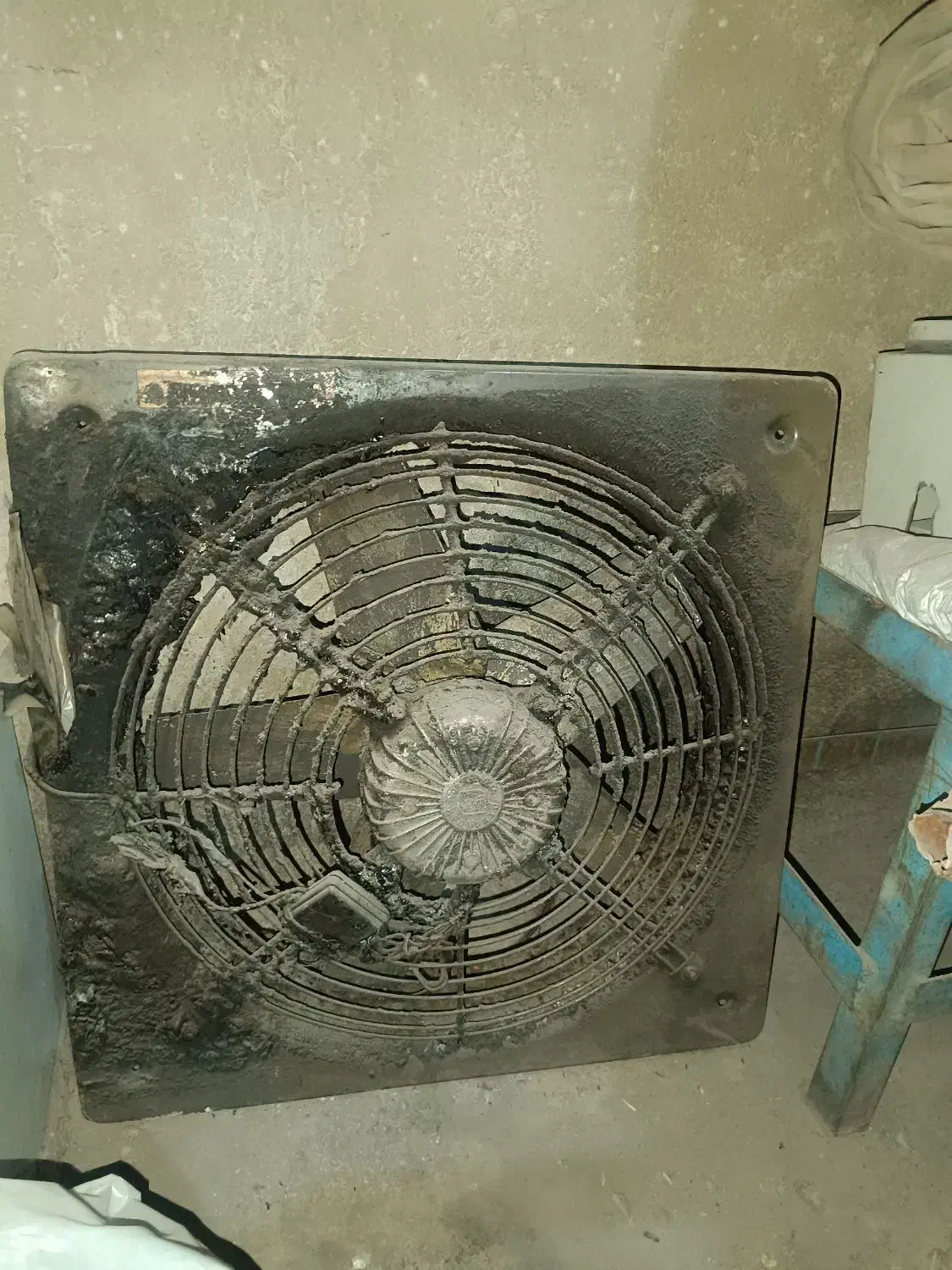 فروش فن وهواکش|پنکه و تصفیه‌کنندهٔ هوا|اشتهارد, |دیوار