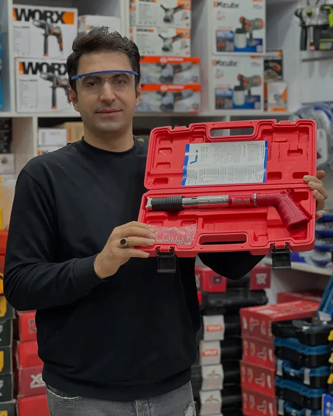 میخکوب چاشنی خور مناسب بتن،فلز بهمراه میخ مخصوص|ابزارآلات|کاشان, پا نخل|دیوار