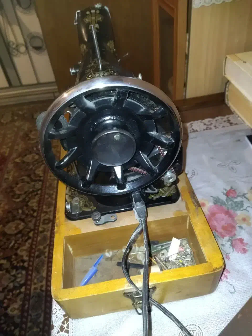 چرخ خیاطی قدیمی برقی|چرخ خیاطی و ریسندگی|کرمان, |دیوار