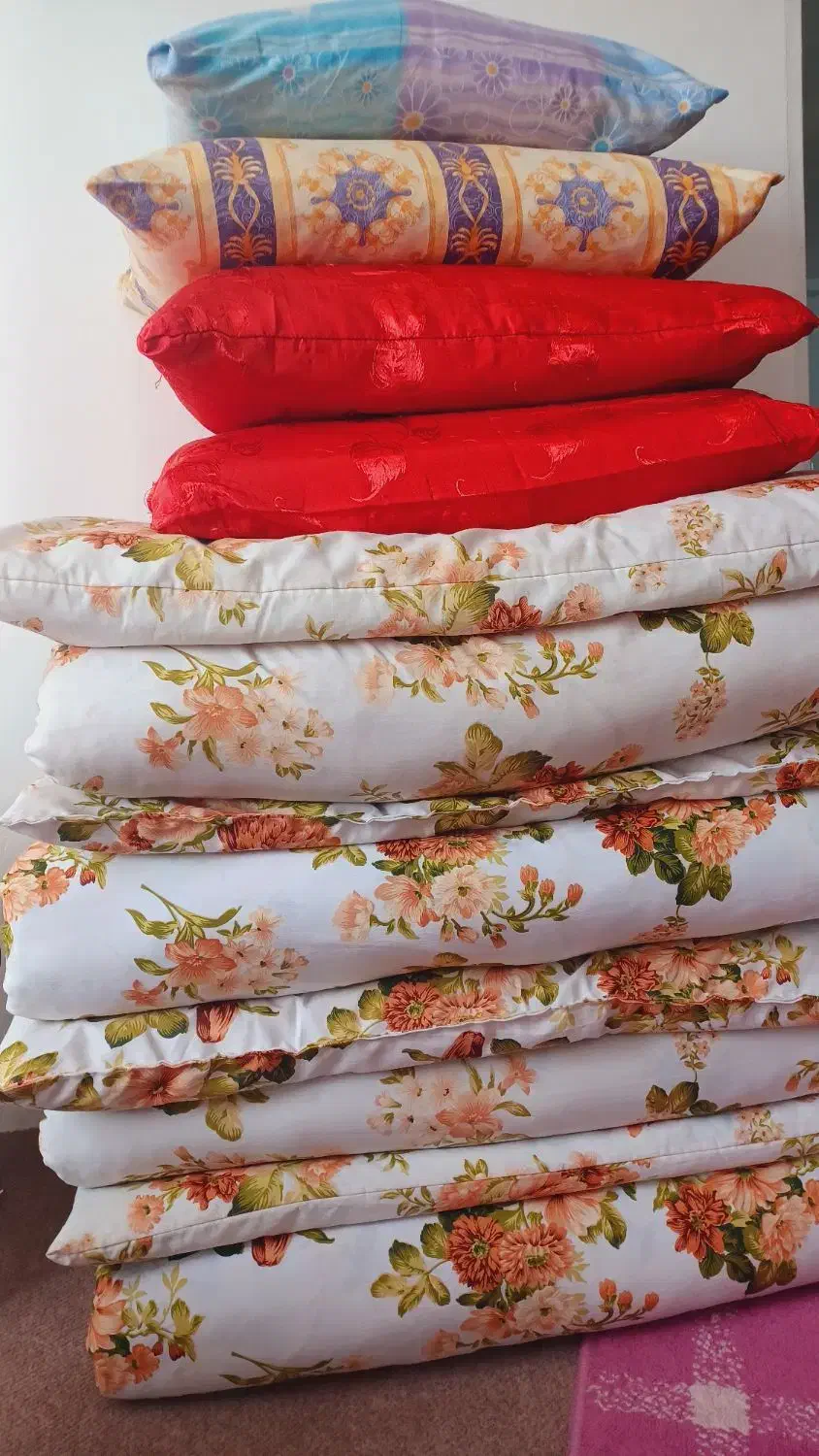 چهار دست لحاف تشک با ۴ عدد بالش|رختخواب، بالش، پتو|آستارا, |دیوار