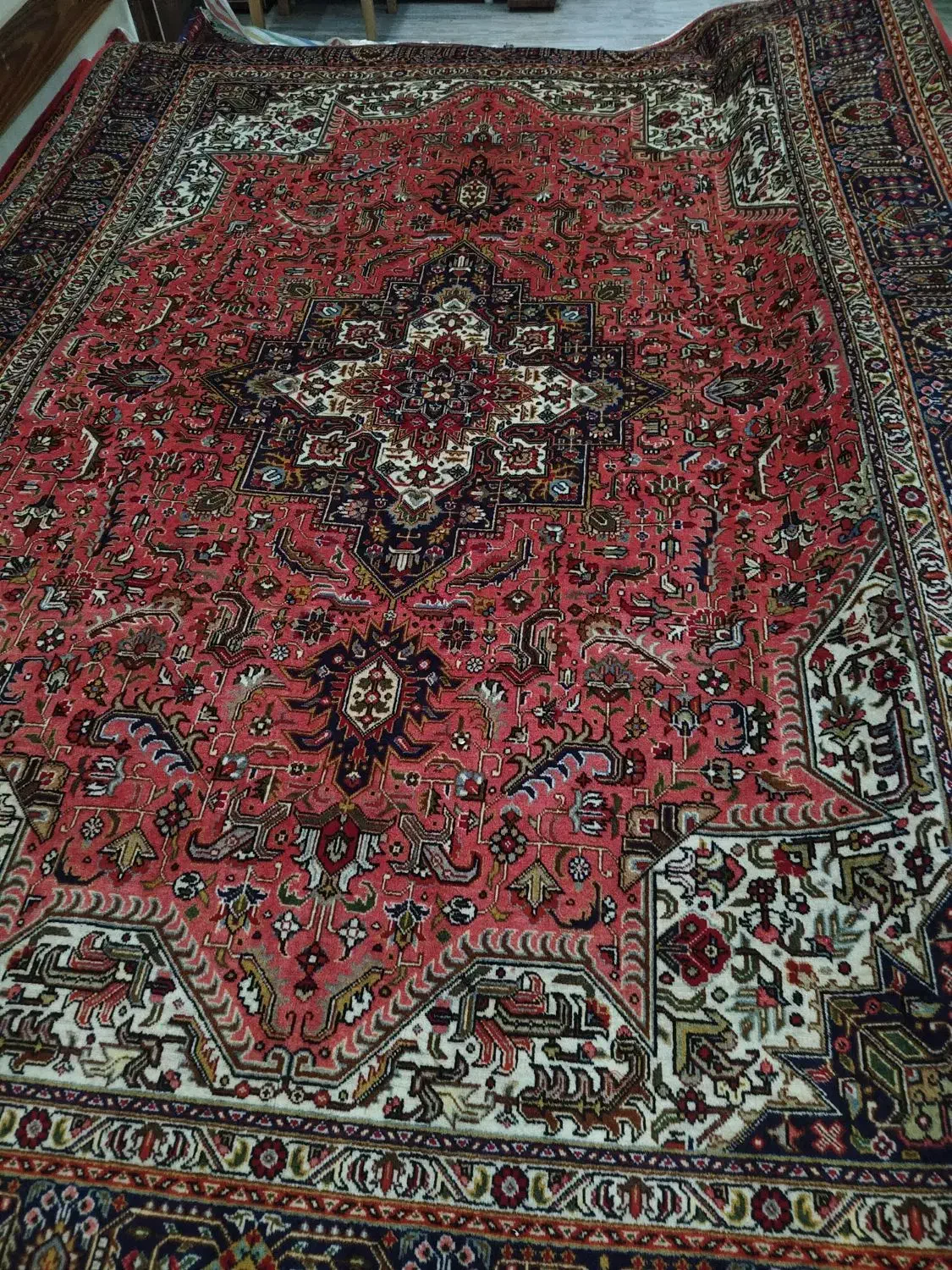 یک جفت فرش دستباف 9متری نقشه هریس بافت تبریز|فرش|تبریز, |دیوار