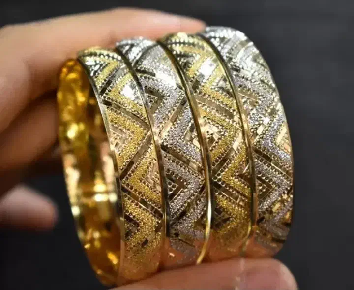 طلای پیدا شده|اشیا|سنگر, |دیوار