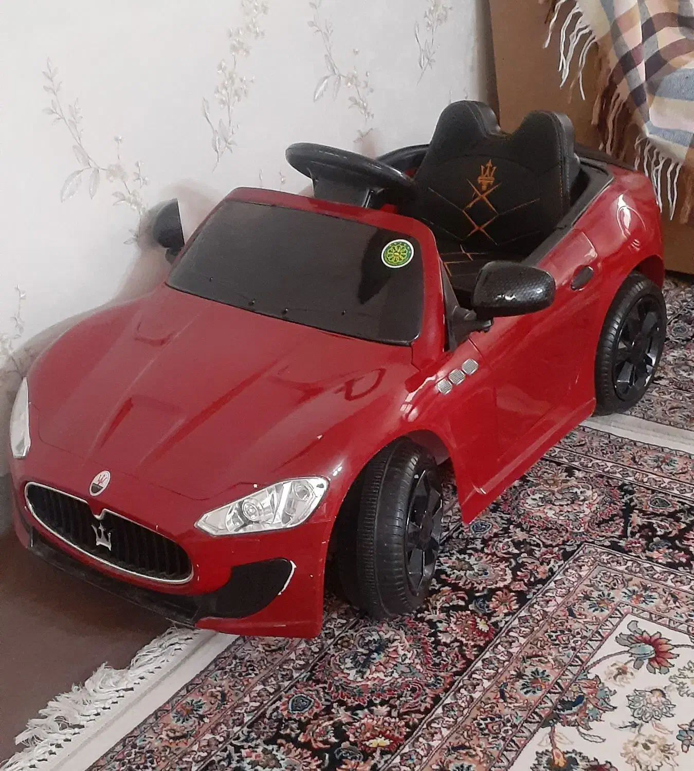 ماشین شارژی در حد نو|اسباب‌بازی بچه|ملایر, |دیوار