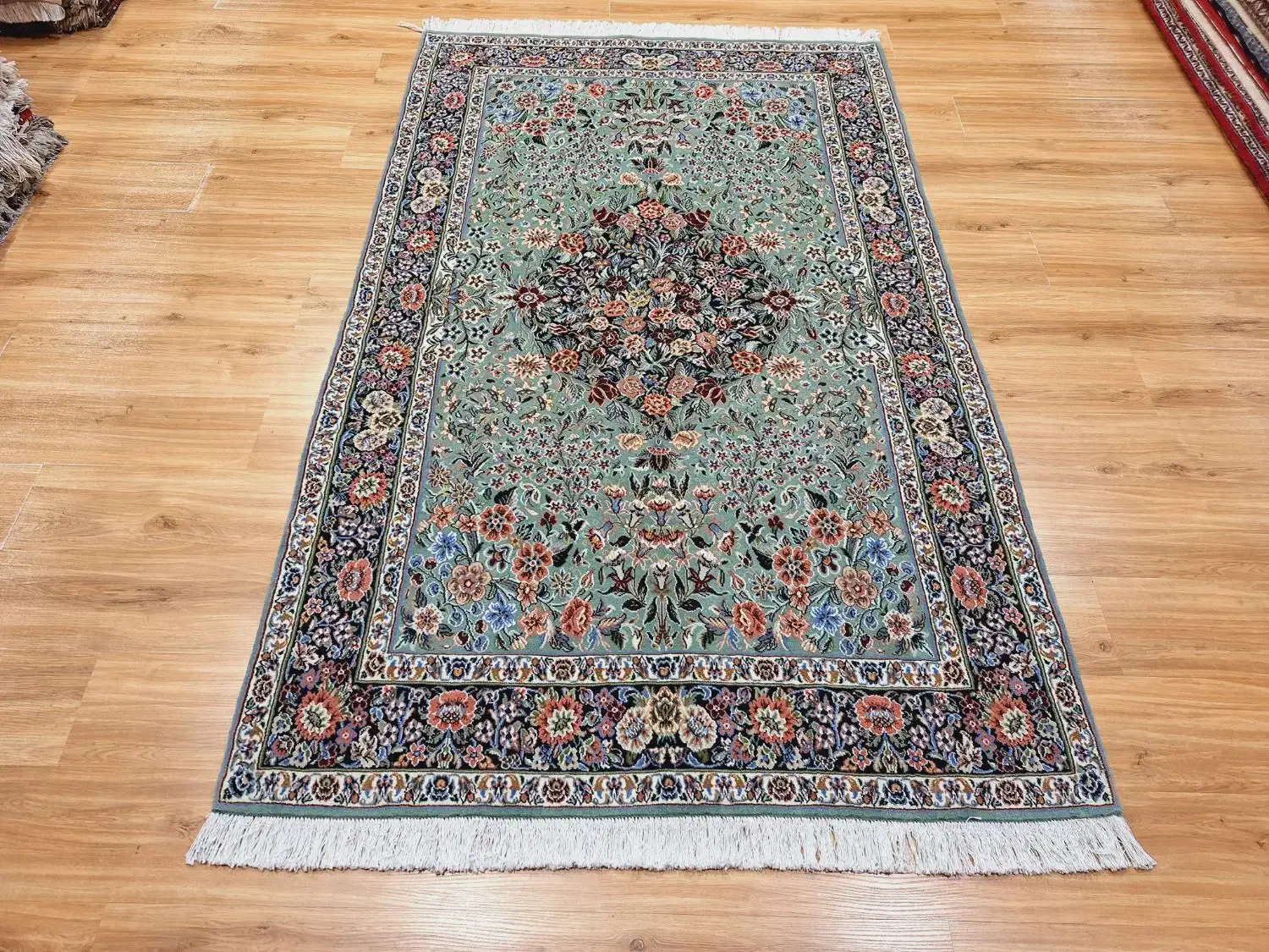 قالیچه ۳.۵متری دستباف کرمان زمینه سبز|فرش|تهران, اکباتان|دیوار