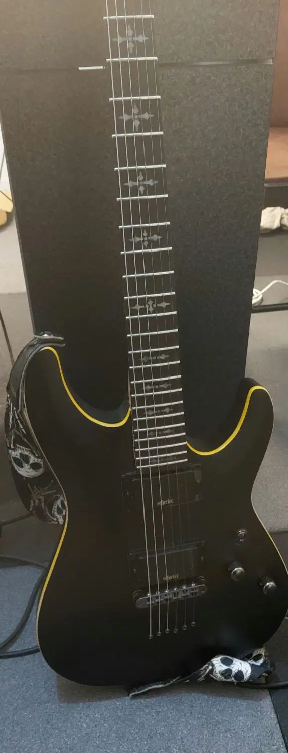 گیتار الکتریک schecter demon 6|گیتار، بیس، امپلیفایر|تهران, جمهوری|دیوار