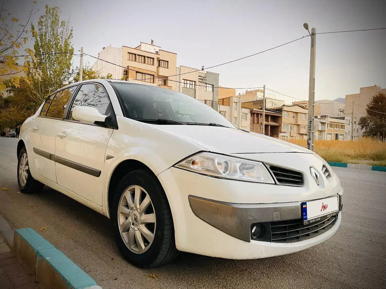 مگان ۲۰۰۰ مدل۹۰آبشنال کم کار خانگی|خودرو سواری و وانت|همدان, |دیوار