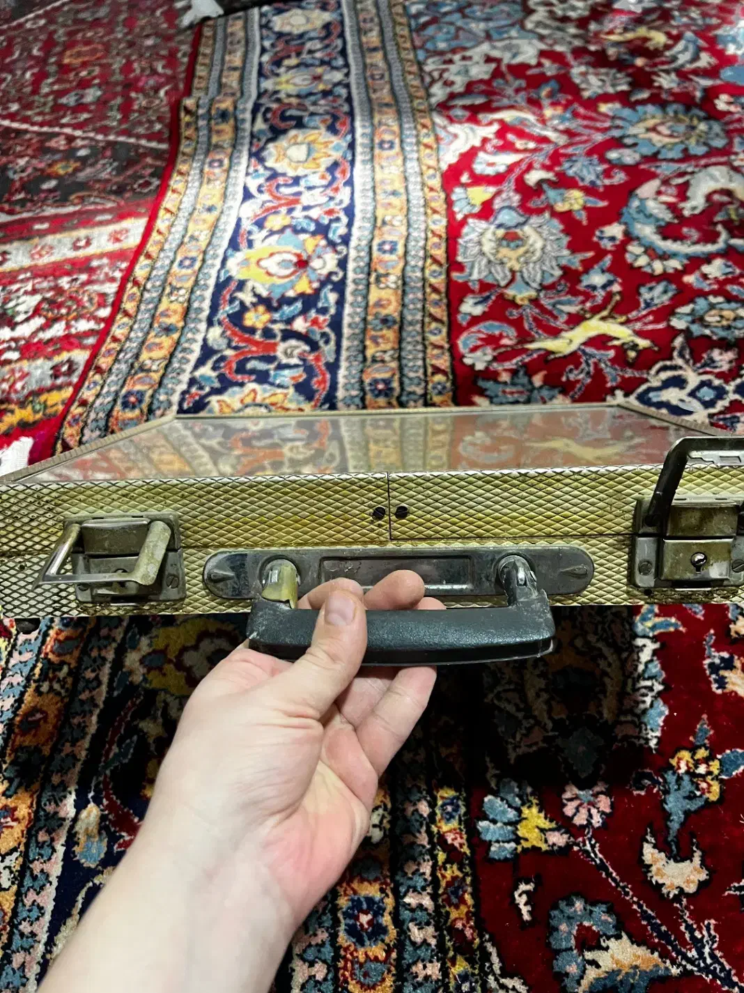 ویترین ، جعبه انگشتر|کلکسیون اشیاء عتیقه|سمنان, |دیوار